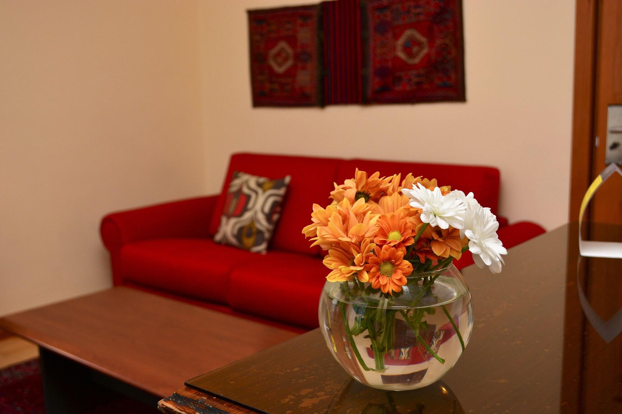 Urban Lodge Hotel Rooms And Suits Τυφλίδα Εξωτερικό φωτογραφία