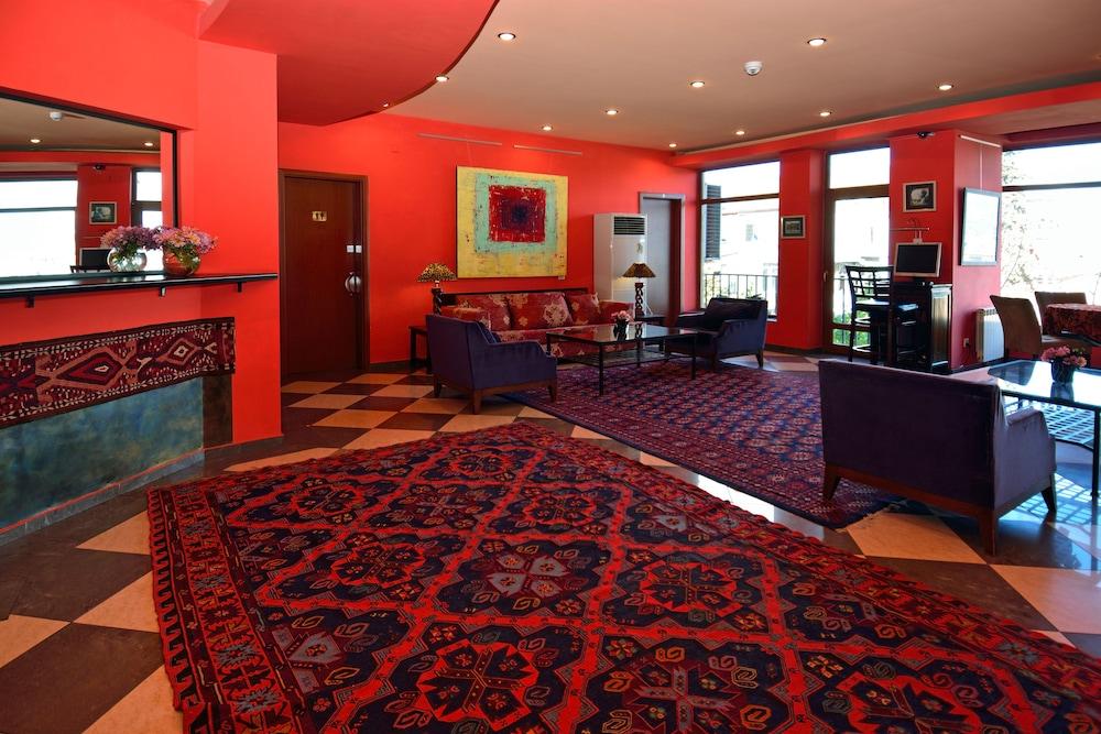 Urban Lodge Hotel Rooms And Suits Τυφλίδα Εξωτερικό φωτογραφία