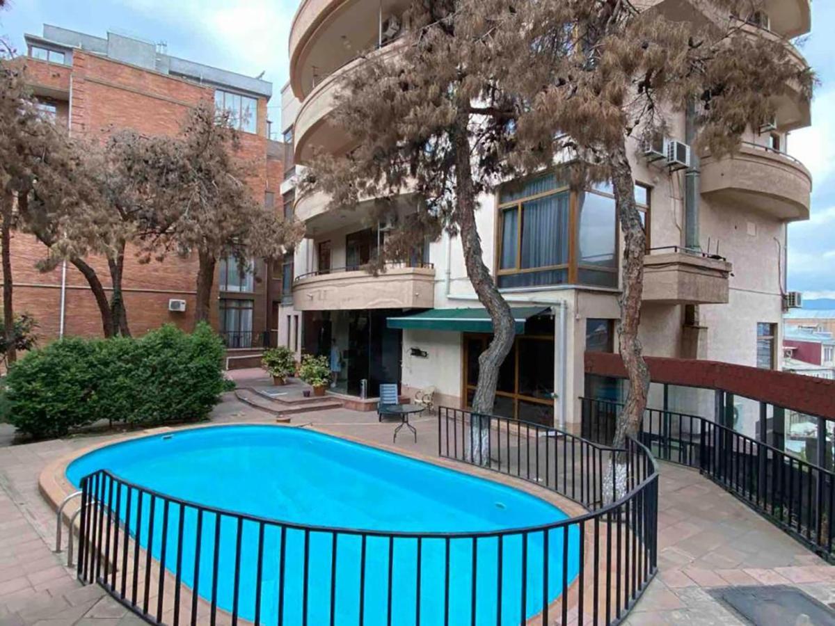 Urban Lodge Hotel Rooms And Suits Τυφλίδα Εξωτερικό φωτογραφία
