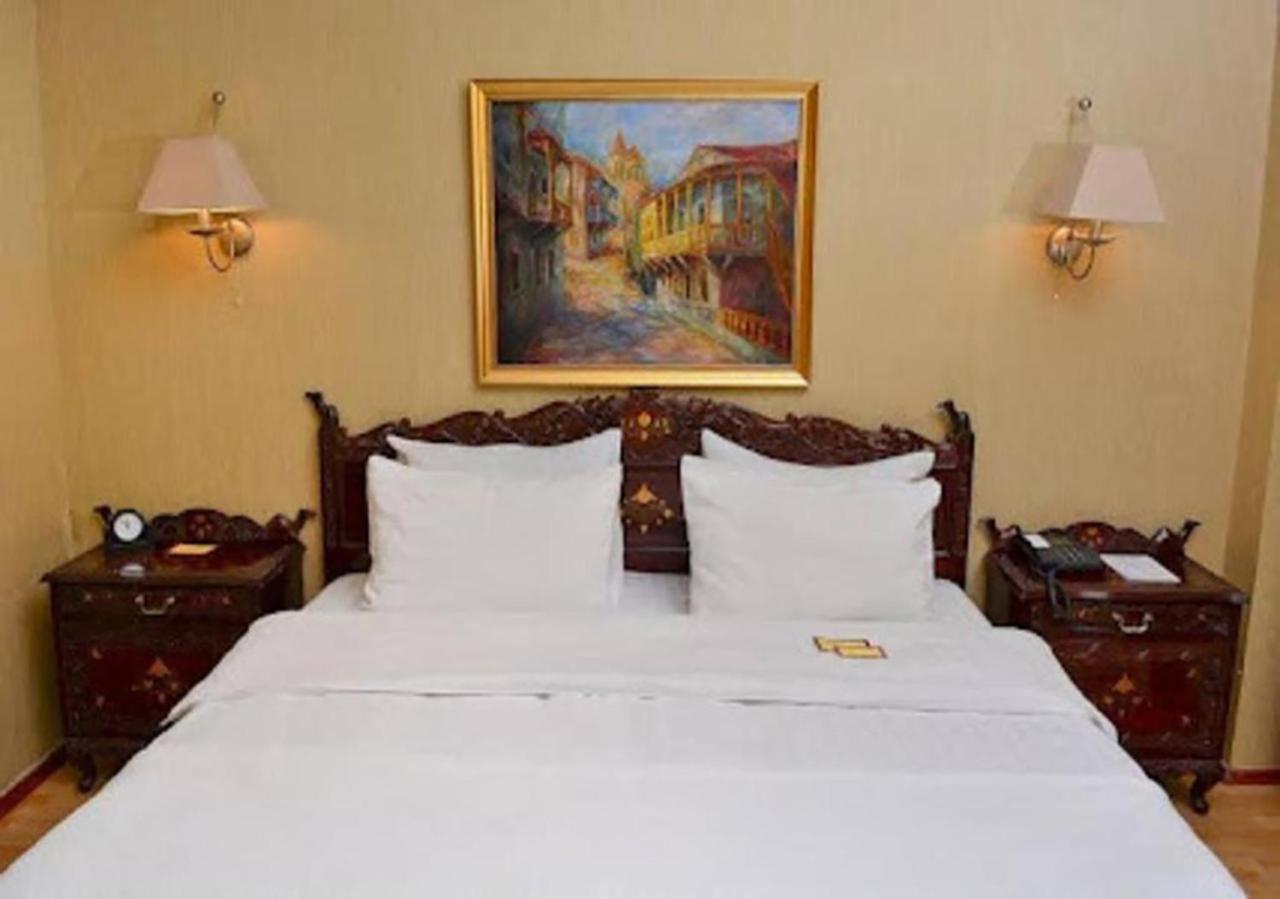 Urban Lodge Hotel Rooms And Suits Τυφλίδα Εξωτερικό φωτογραφία