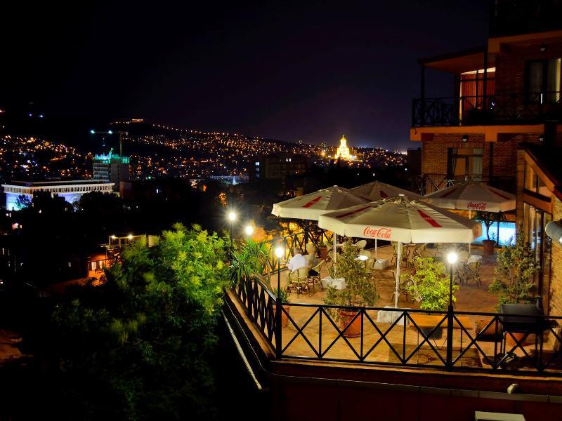Urban Lodge Hotel Rooms And Suits Τυφλίδα Εξωτερικό φωτογραφία