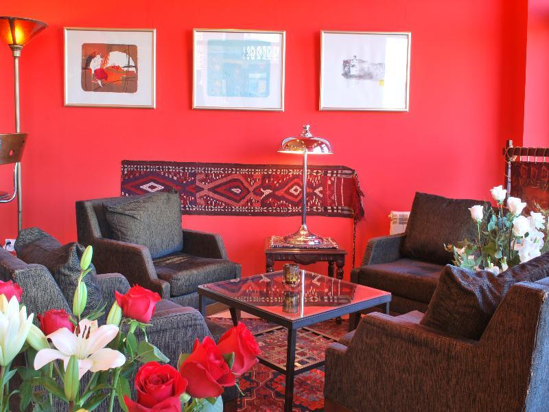Urban Lodge Hotel Rooms And Suits Τυφλίδα Εξωτερικό φωτογραφία
