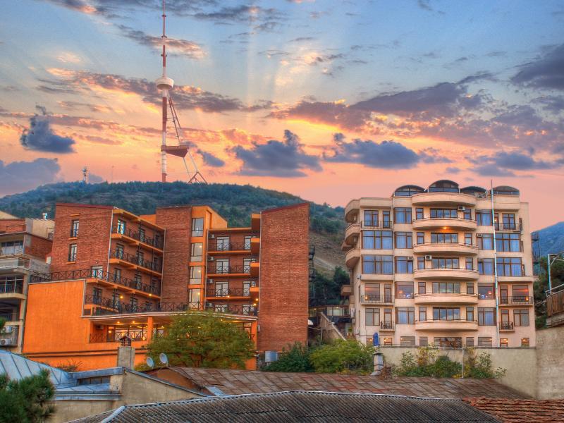 Urban Lodge Hotel Rooms And Suits Τυφλίδα Εξωτερικό φωτογραφία