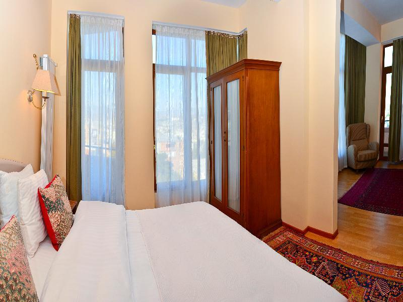 Urban Lodge Hotel Rooms And Suits Τυφλίδα Εξωτερικό φωτογραφία