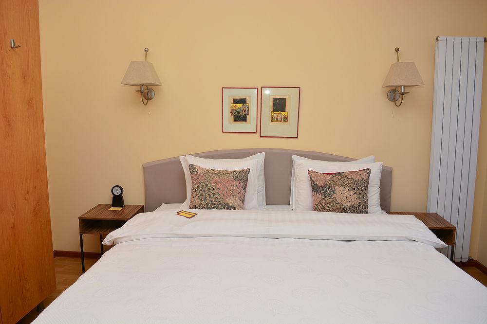 Urban Lodge Hotel Rooms And Suits Τυφλίδα Εξωτερικό φωτογραφία