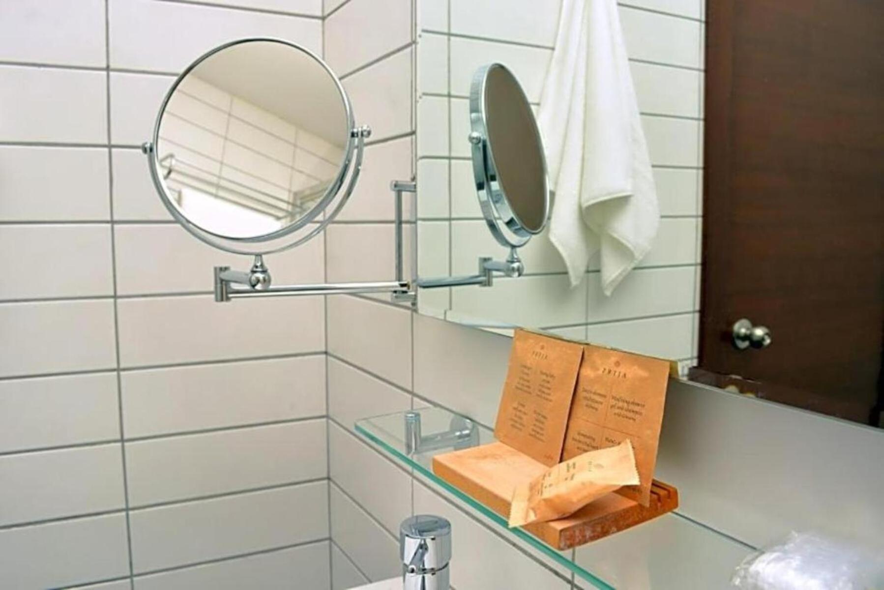 Urban Lodge Hotel Rooms And Suits Τυφλίδα Εξωτερικό φωτογραφία
