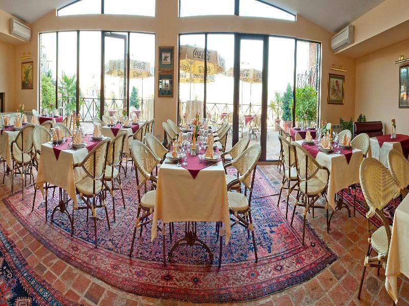 Urban Lodge Hotel Rooms And Suits Τυφλίδα Εξωτερικό φωτογραφία
