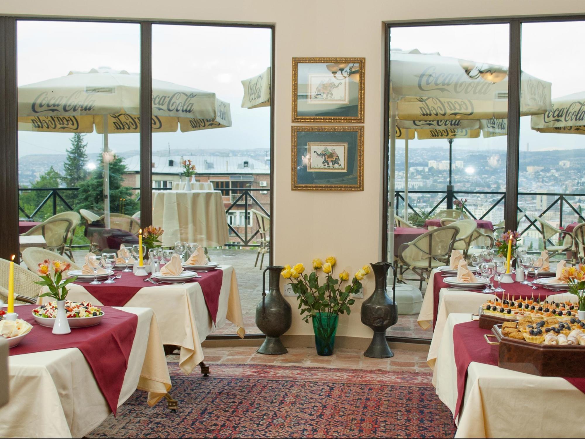 Urban Lodge Hotel Rooms And Suits Τυφλίδα Εξωτερικό φωτογραφία