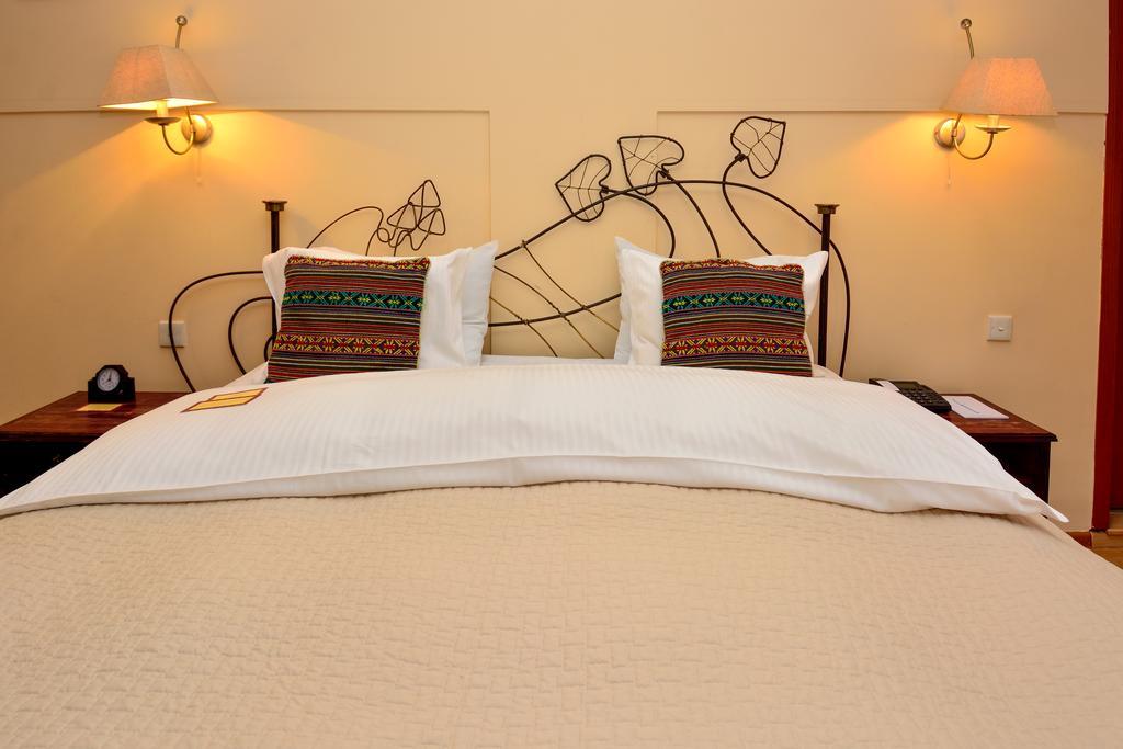 Urban Lodge Hotel Rooms And Suits Τυφλίδα Εξωτερικό φωτογραφία