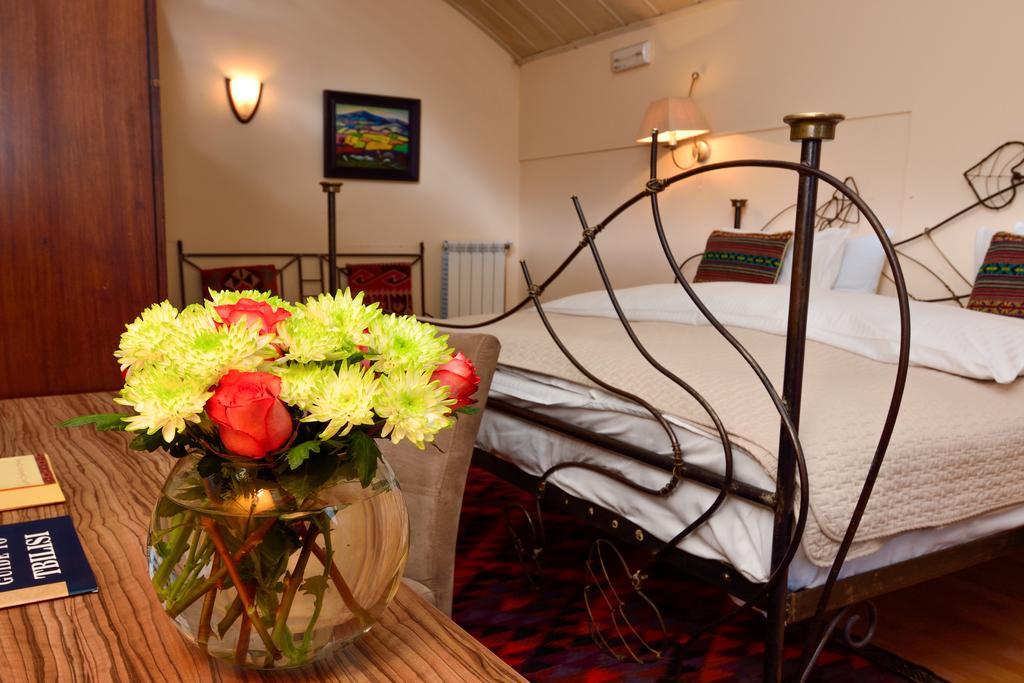 Urban Lodge Hotel Rooms And Suits Τυφλίδα Εξωτερικό φωτογραφία