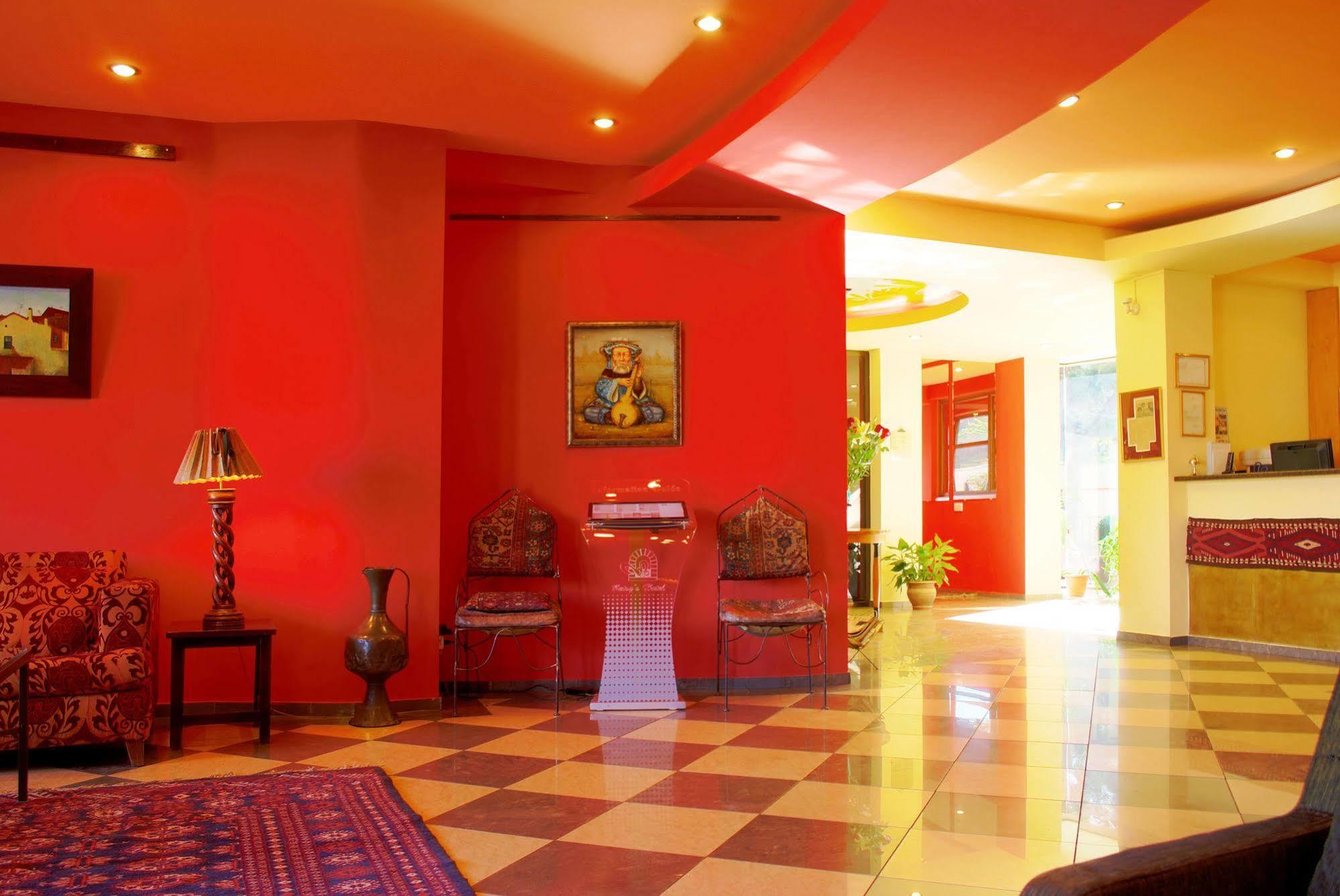 Urban Lodge Hotel Rooms And Suits Τυφλίδα Εξωτερικό φωτογραφία